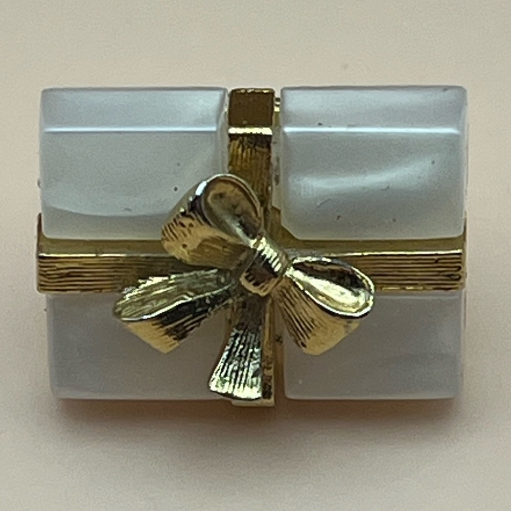 Vintage Avon Present Pin